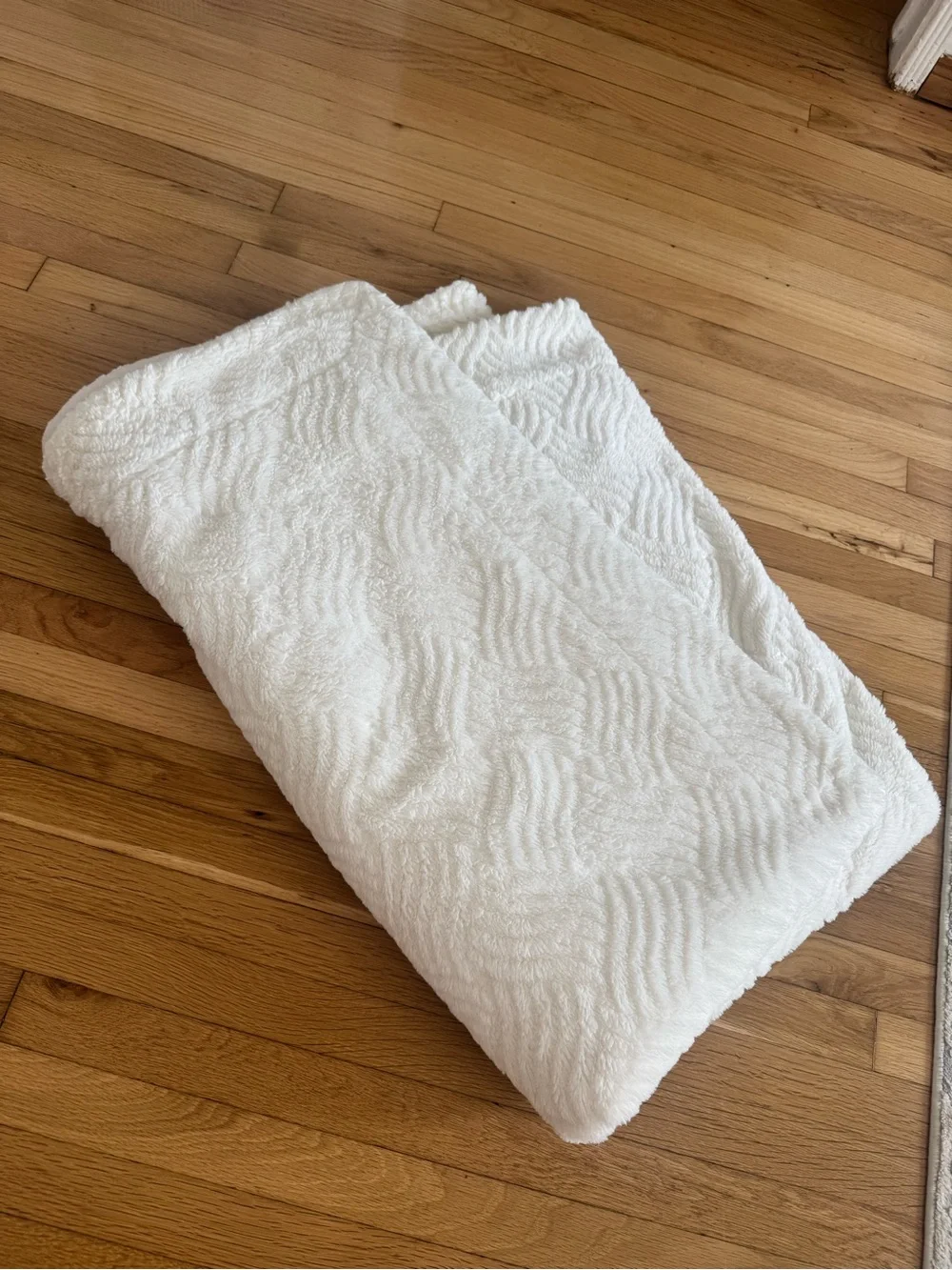 Life Comfort 60” x 72” White Off White Faux Fur Fuzzy Throw Blanket